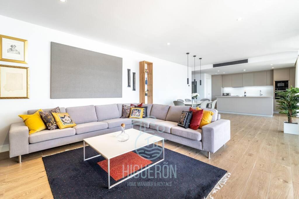 Higueronrentals Golden Sunrise Apartamento